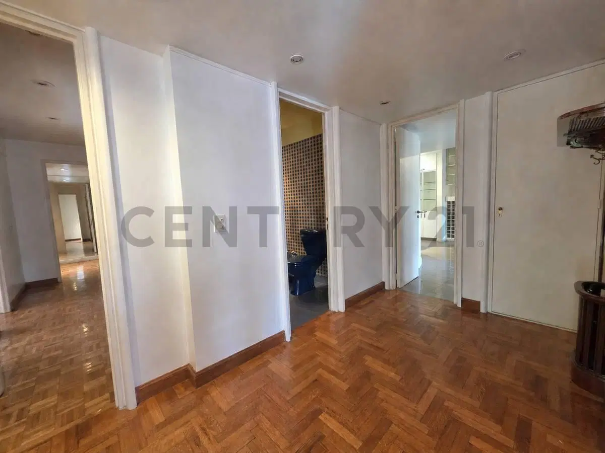 Alquiler de 4 Ambientes con dependencia en Palermo chico Cochera Balcon Categoria seguridad 3