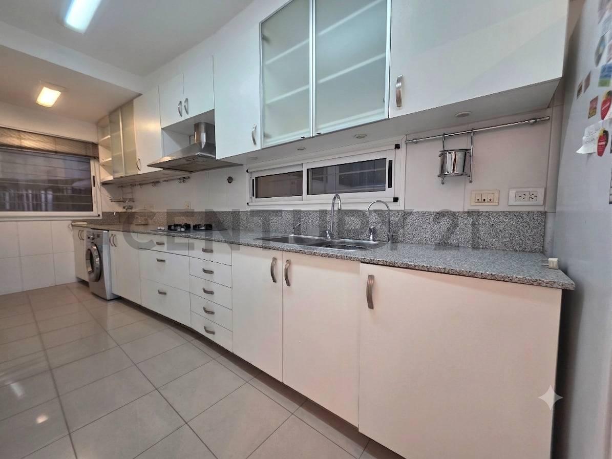 Foto de Alquiler de 4 Ambientes con dependencia en Palermo chico Cochera Balcon, imagen 3