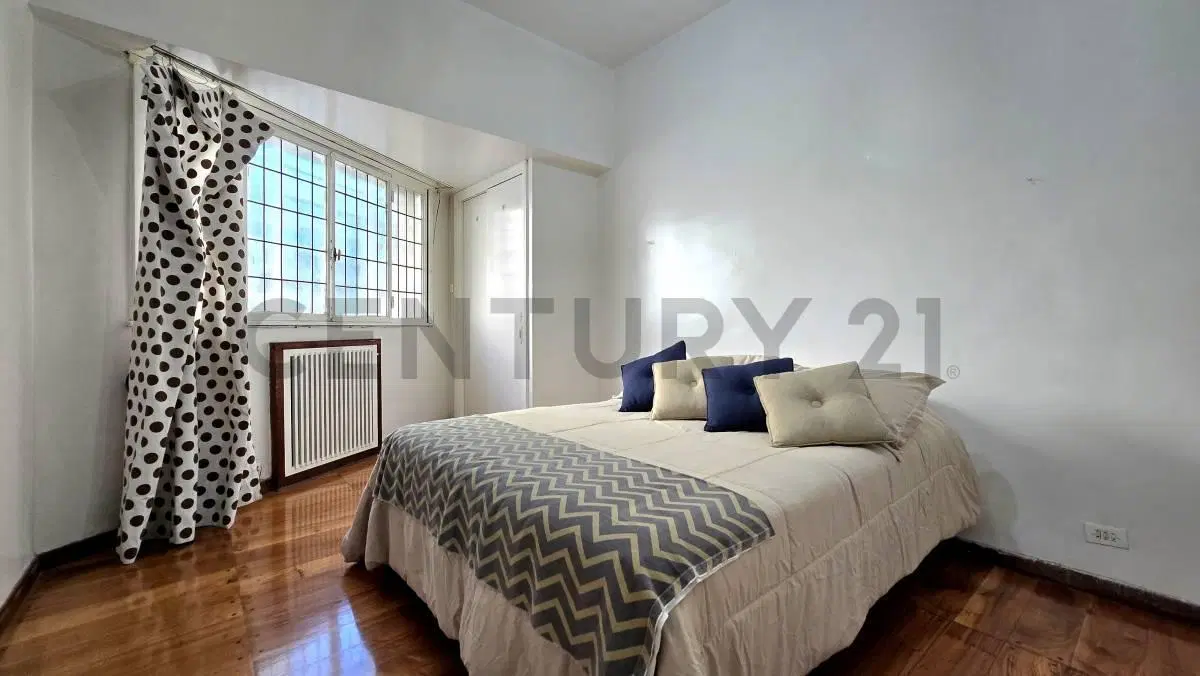 Venta Departamento 2 ambientes con escritorio y patio en Palermo Soho 3