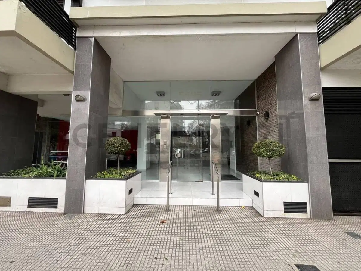 Departamento 2 ambientes con balcón al frente en alquiler – Villa Luro 3