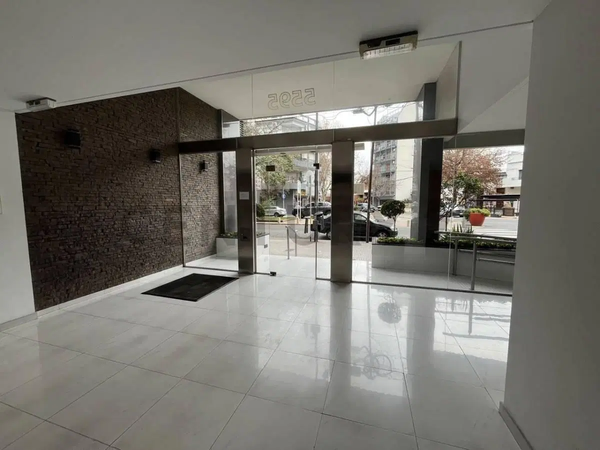Departamento 2 ambientes con balcón al frente en alquiler – Villa Luro 5