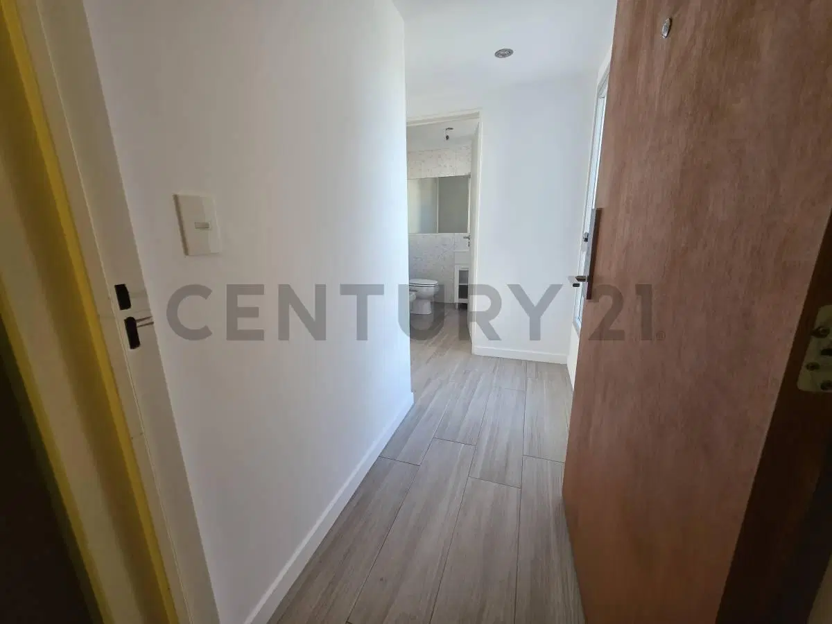 ALQUILER DE MONOAMBIENTE DIVISIBLE AL FRENTE CON BALCÓN  SÚPER LUMINOSO IMPECABLE AMENITIES 1