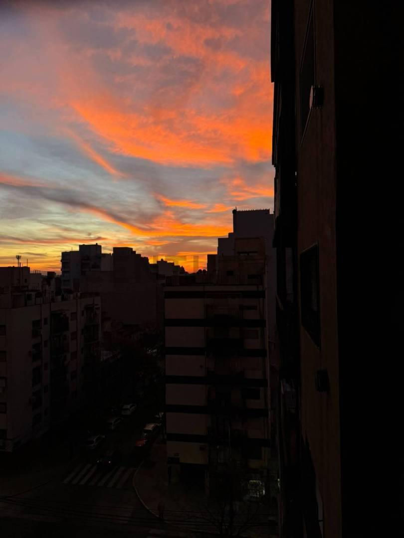 Foto de DEPARTAMENTO 3 AMBIENTES CON BCON AL FRENTE MONTE CASTRO, imagen 1