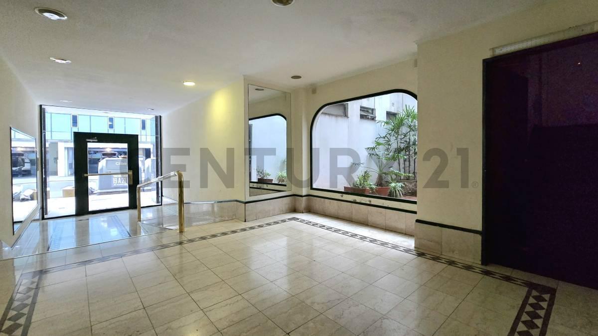 Foto de VENTA PALERMO - 3 AMBIENTES AL FRENTE CON BALCÓN CORRIDO - JARDIN, imagen 1