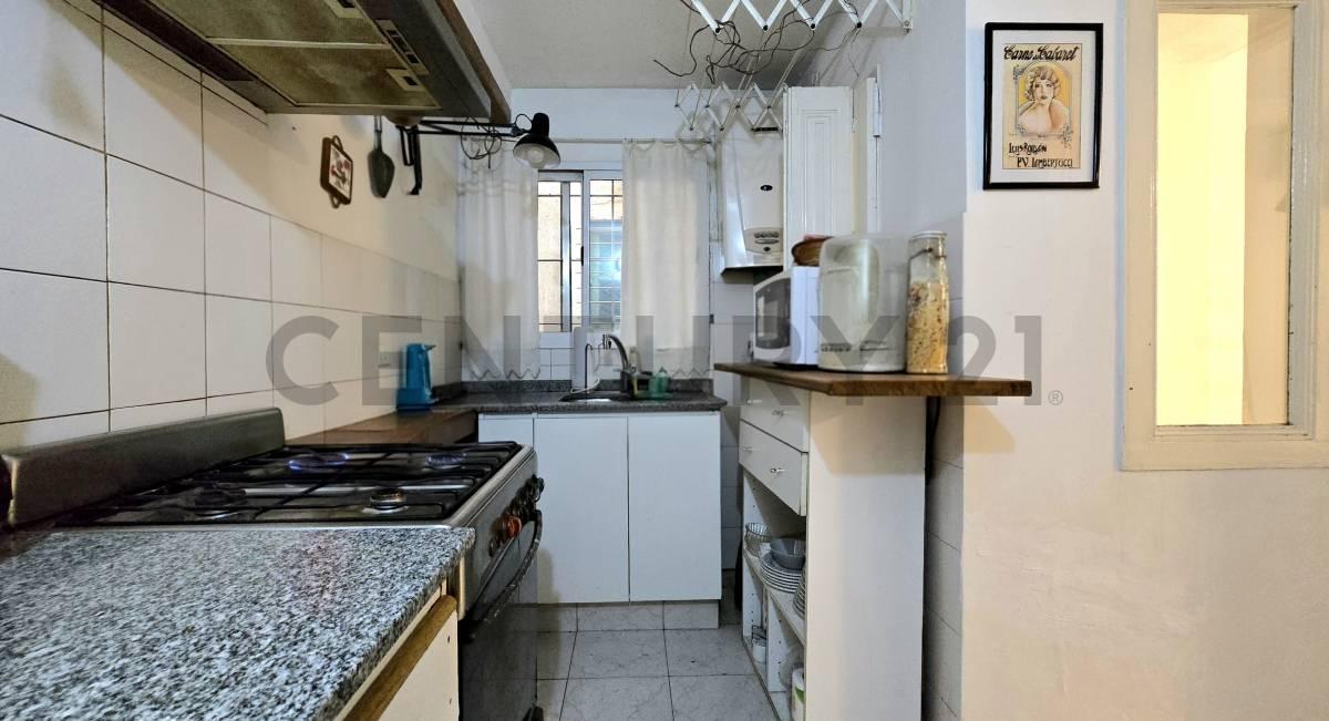 Foto de VENTA DEPARTAMENTO 4 AMBIENTES RECICLADO A NUEVO EN EDIFICIO HISTÓRICO, imagen 3