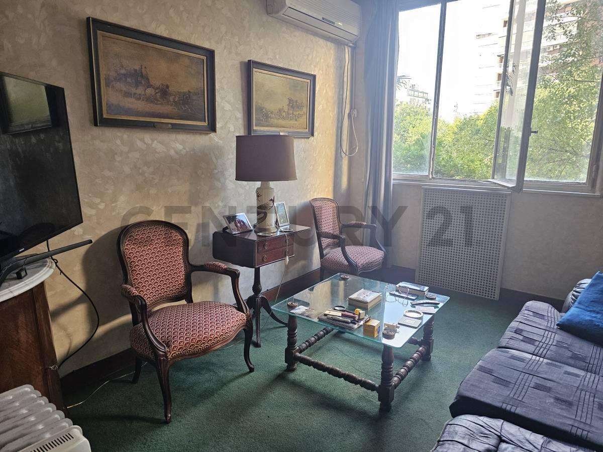 Foto de Venta Departamento de Categoría 4 Ambientes con Dependencia en Retiro |, imagen 1