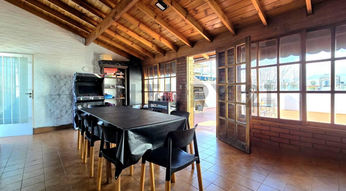 Foto de VENTA 4 AMBIENTES EN DOS PLANTAS CON TERRAZA, QUINCHO Y PARRILLA PROPIA, imagen 4