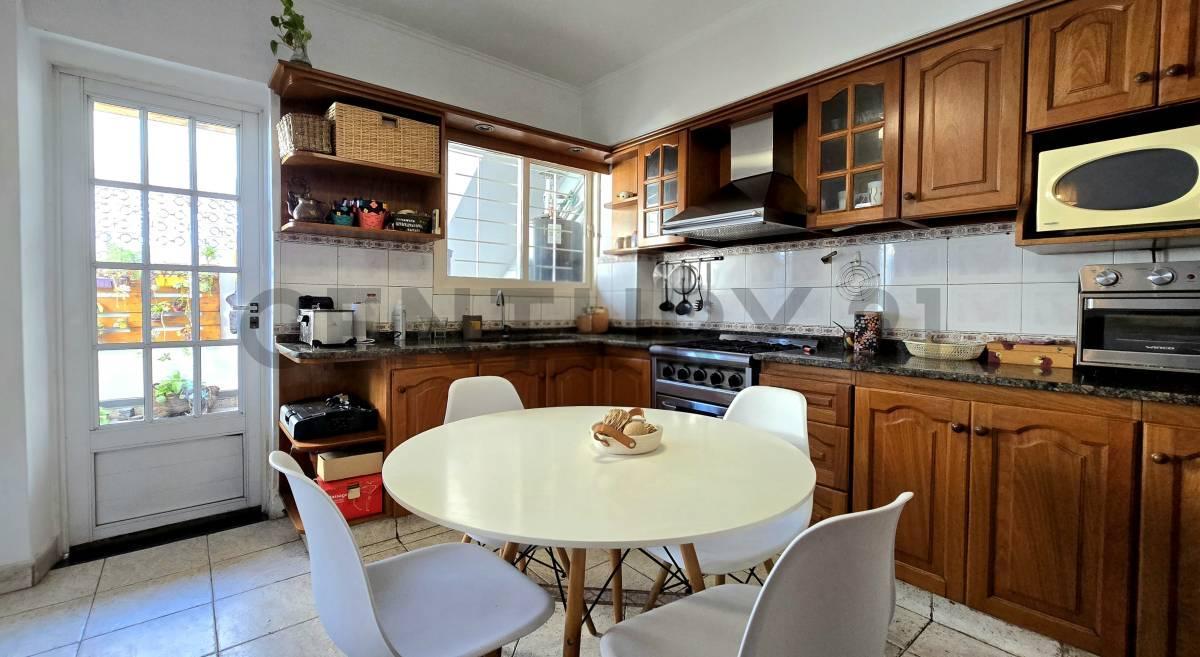 Foto de VENTA 4 AMBIENTES EN DOS PLANTAS CON TERRAZA, QUINCHO Y PARRILLA PROPIA, imagen 1