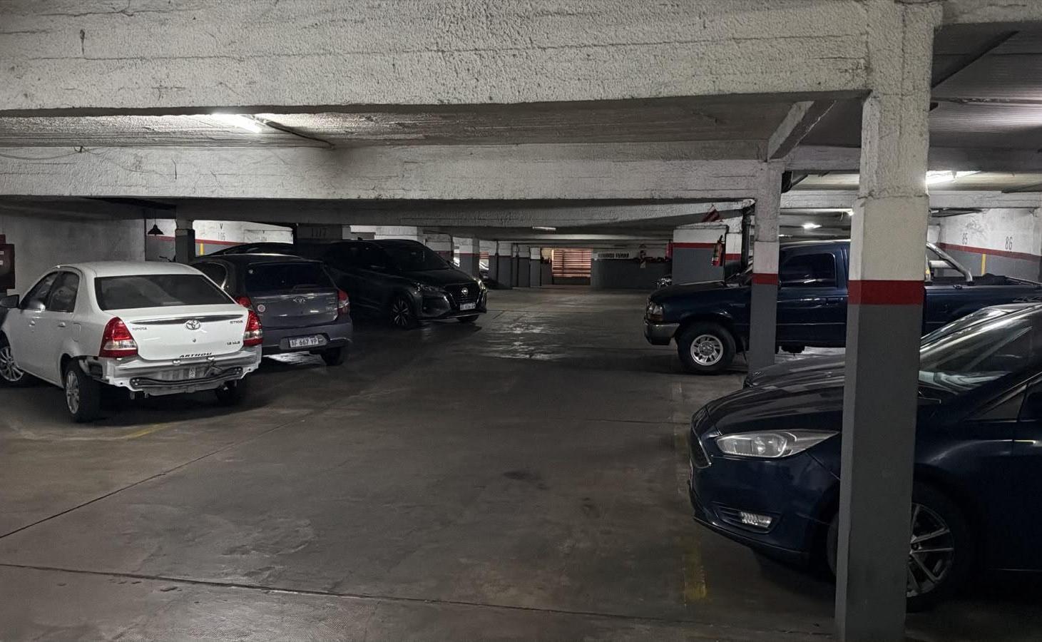 Foto de VENTA COCHERA FIJA Y CUBIERTA EN RECOLETA, imagen 4