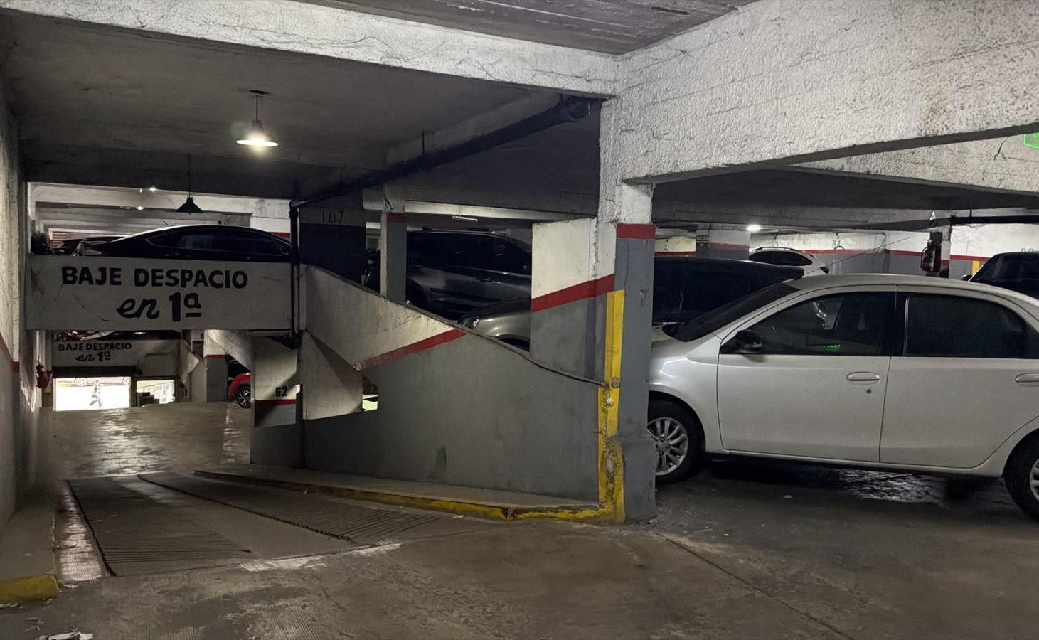Foto de VENTA COCHERA FIJA Y CUBIERTA EN RECOLETA, imagen 2