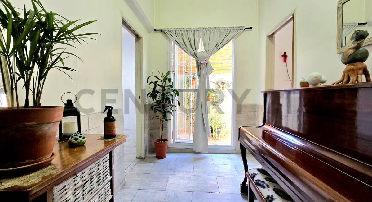 Foto de PH 5 AMBIENTES RECICLADO A NUEVO CON PATIO Y TERRAZA - SIN EXPENSAS, imagen 4