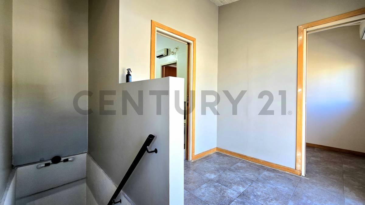 Foto de PH 5 AMBIENTES RECICLADO A NUEVO CON PATIO Y TERRAZA - SIN EXPENSAS, imagen 5
