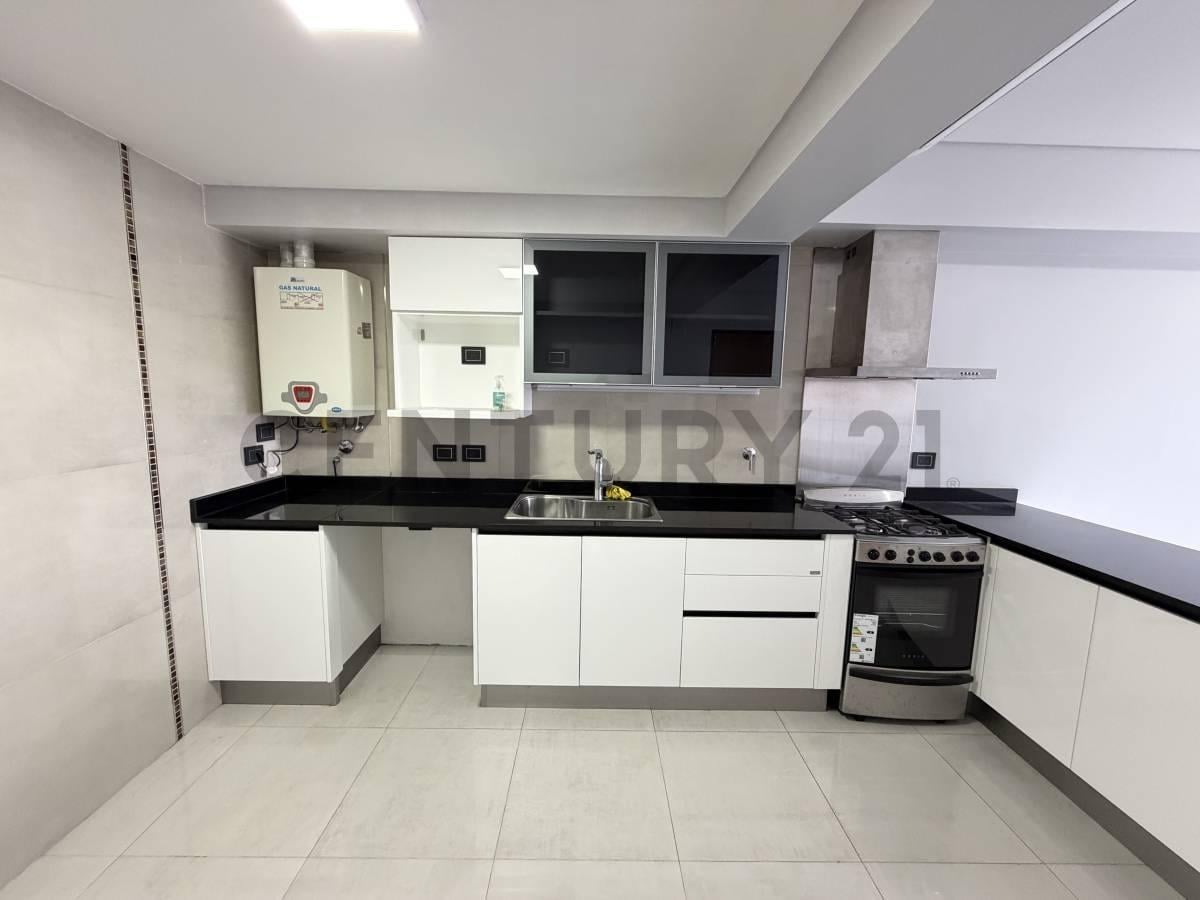 Foto de DEPARTAMENTO 2 AMBIENTES EN ALQUILER EN MONTE CASTRO EXCELENTE ESTADO, imagen 4