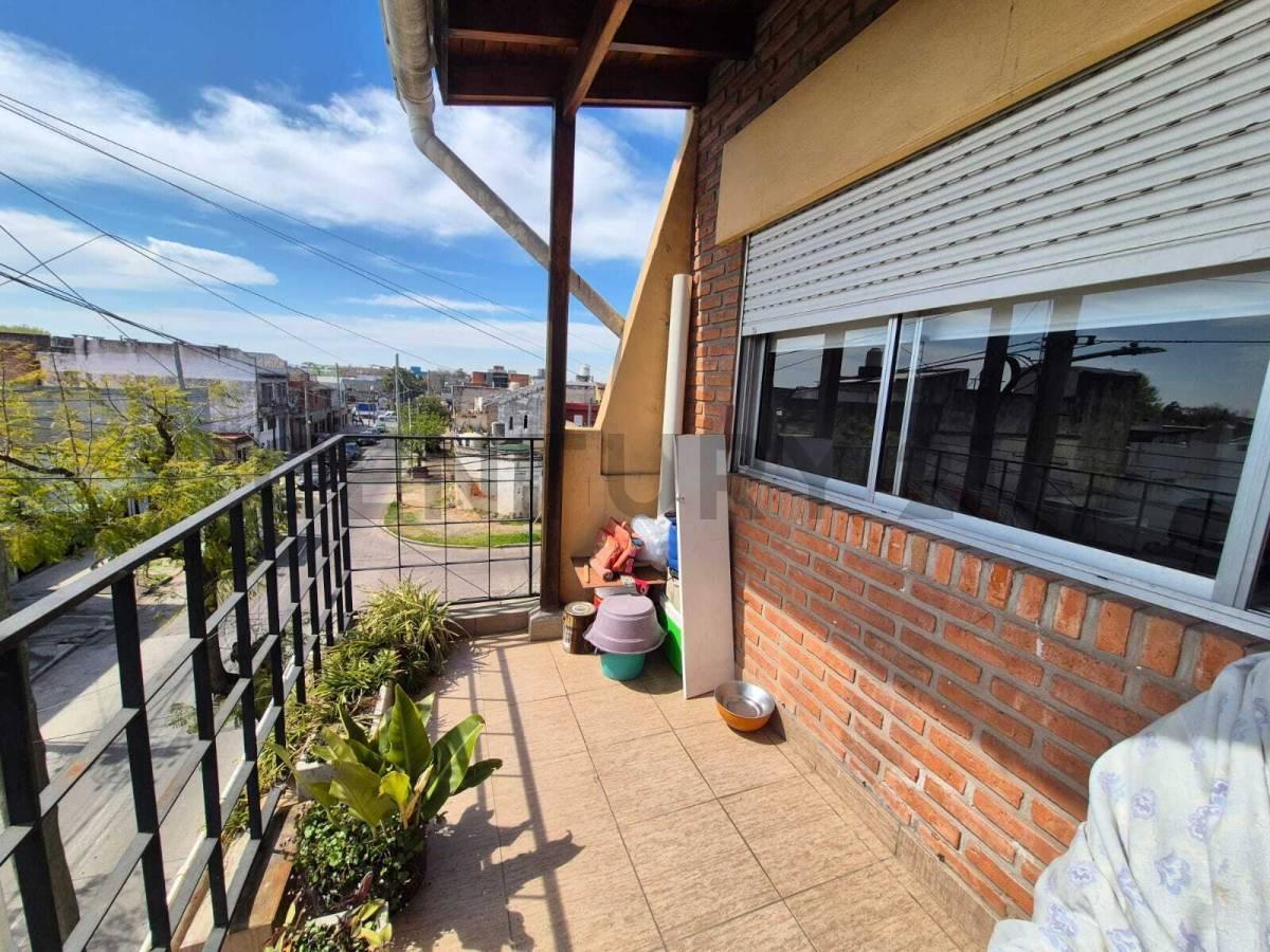 Foto de PH 2 AMBIENTES AL FRENTE CON BALCON-TOTALMENTE REFACCIONADO A NUEVO EN, imagen 1