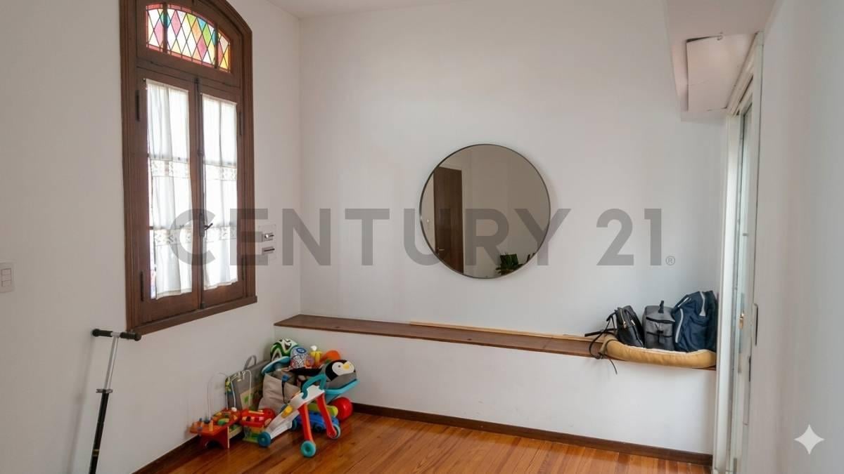 Foto de VENTA casa 4 ambientes estilo ingles Renovada a nuevo en Parque, imagen 5