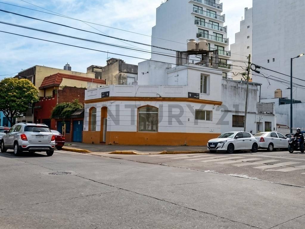 Foto de VENTA casa 4 ambientes estilo ingles Renovada a nuevo en Parque, imagen 1