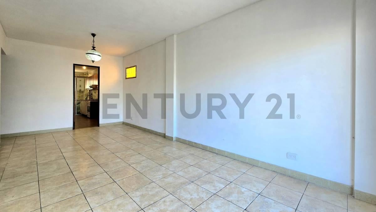Foto de Venta | Departamento de 3 ambientes con balcón al frente en Villa, imagen 1