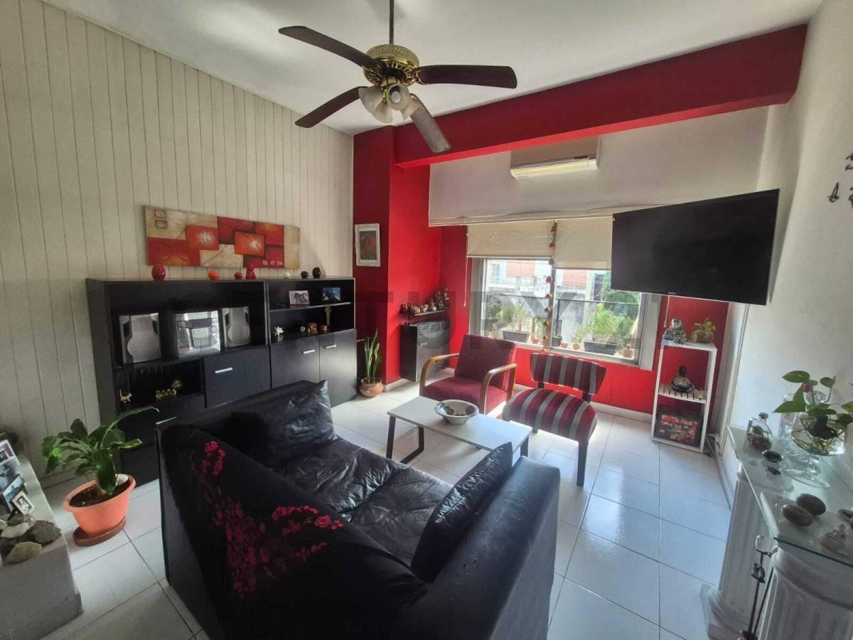 Foto de VENTA PH AL FRENTE CON PATIO-SIN EXPENSAS-APTO CREDITO EN CASEROS, imagen 2