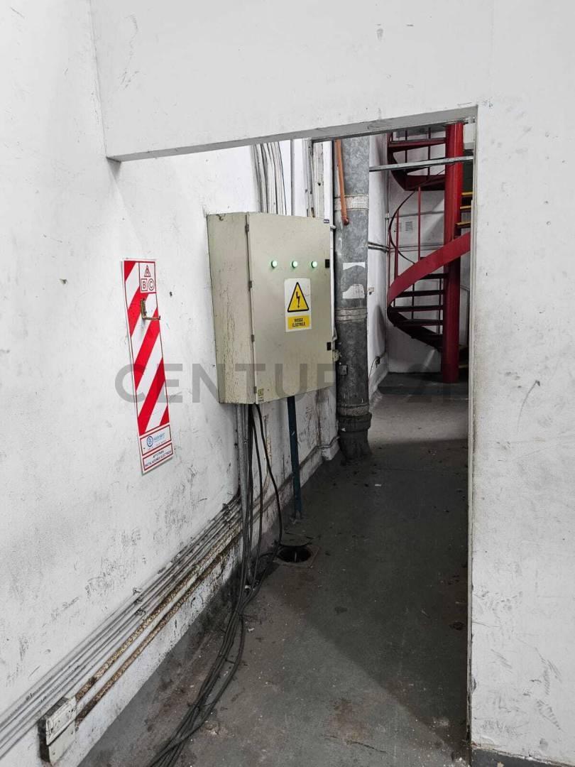 Foto de Venta Galpón Industrial La Paternal 1250m2, imagen 4