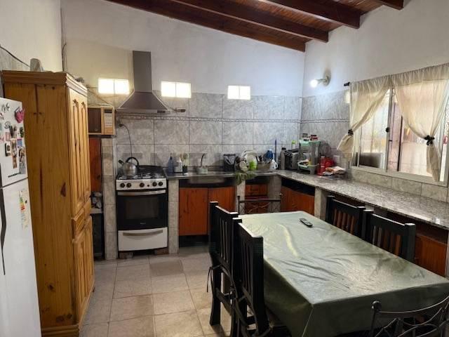 Foto de VENTA CASA 4 AMBIENTES EN JOSE LEON SUAREZ CON PATIO, imagen 3
