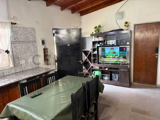 Foto de VENTA CASA 4 AMBIENTES EN JOSE LEON SUAREZ CON PATIO, imagen 1