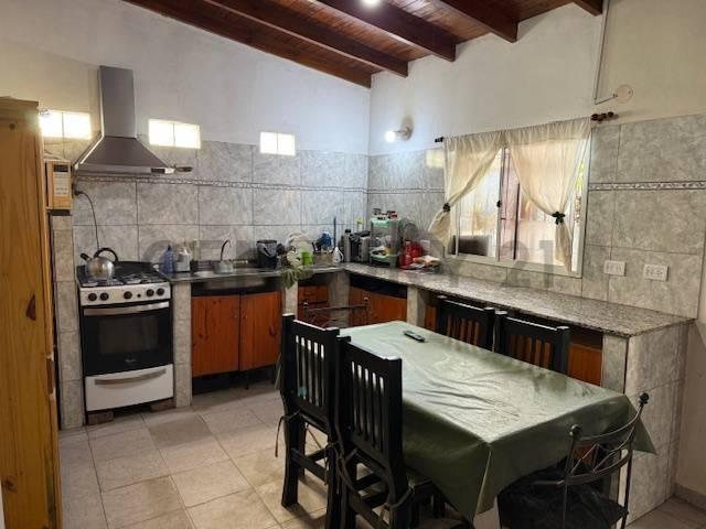 Foto de VENTA CASA 4 AMBIENTES EN JOSE LEON SUAREZ CON PATIO, imagen 2