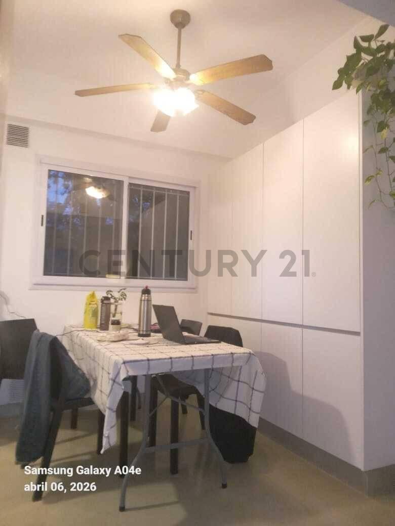 Foto de VENTA Departamento 4 Ambientes - Primer Piso - Refaccionado a Nuevo, imagen 2