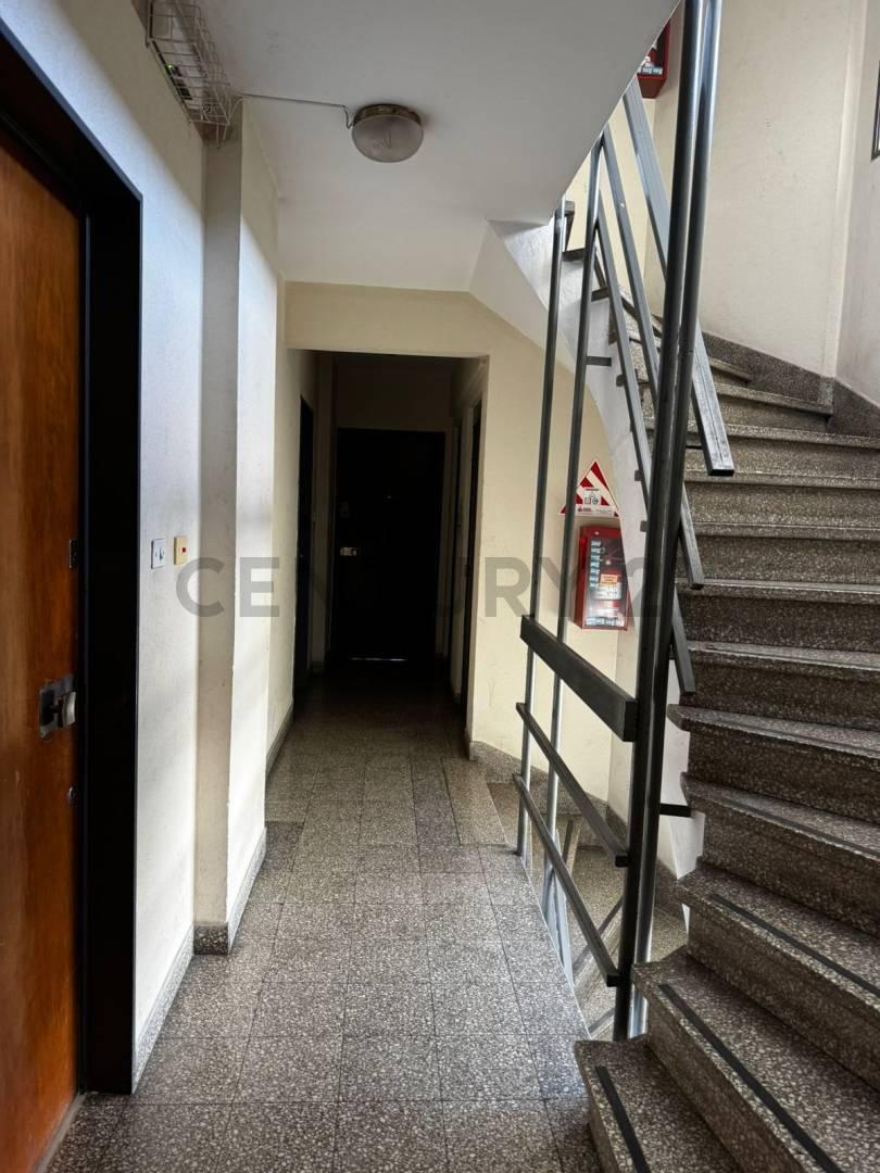 Foto de Venta Departamento 2 ambientes Centro Comercial de Monte Castro, imagen 2