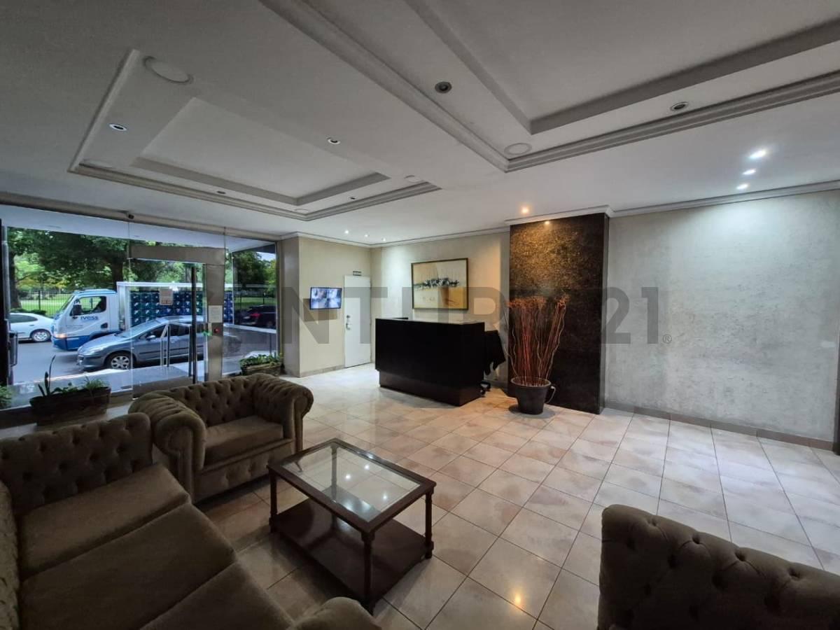 Foto de Venta Departamento 4 Ambientes de Categoria Piso 12 con Vista Abierta, imagen 1
