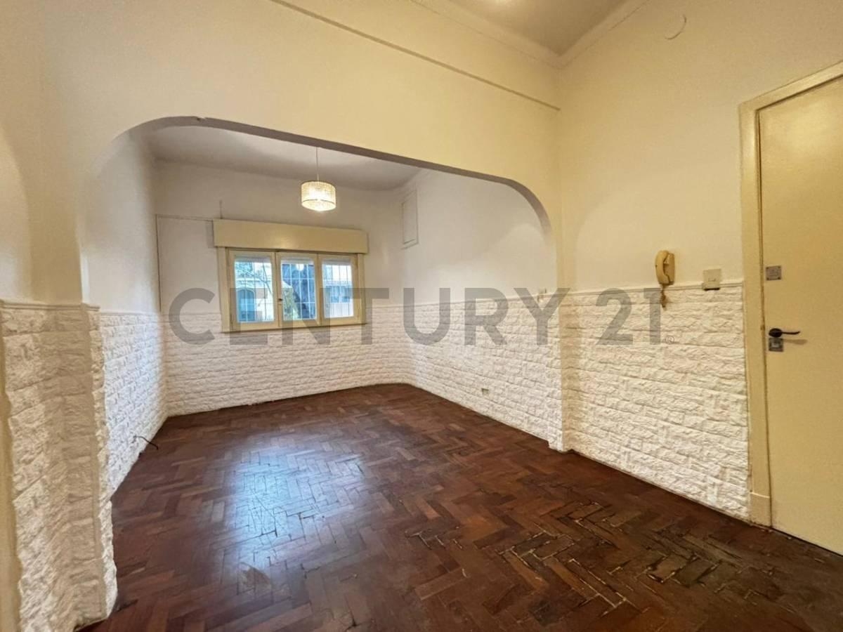 Foto de PH 3 Ambientes con Patio en Venta, Saavedra, imagen 1