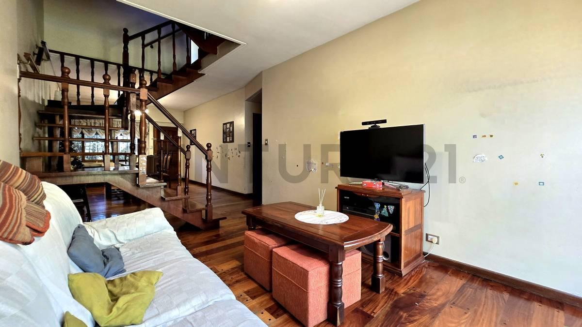 Foto de VENTA TRIPLEX 5 AMBIENTES EN VILLA URQUIZA CON COCHERA, PATIO, TERRAZA, imagen 4