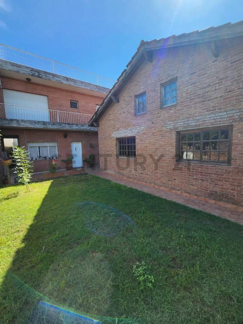 Foto de Venta de Casa en Aldo Bonzi 4 Ambientes Jardin Balcon Patio Cochera, imagen 1