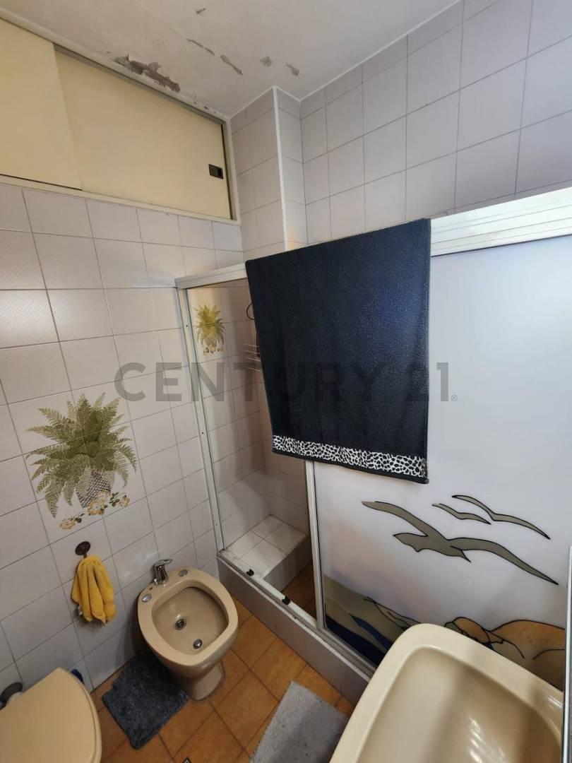 Foto de Venta de Casa en Aldo Bonzi 4 Ambientes Jardin Balcon Patio Cochera, imagen 5