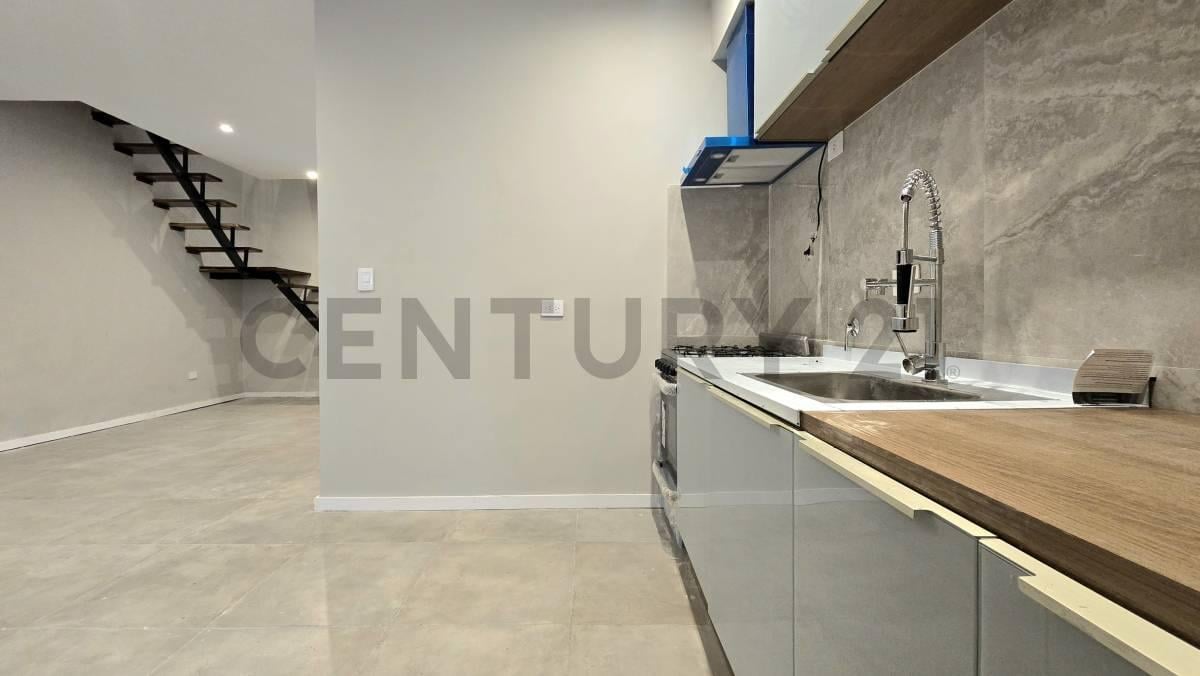 Foto de VENTA PH 4 AMBIENTES EN VILLA DEL PARQUE EN PLANTA BAJA RECICLADO A, imagen 3