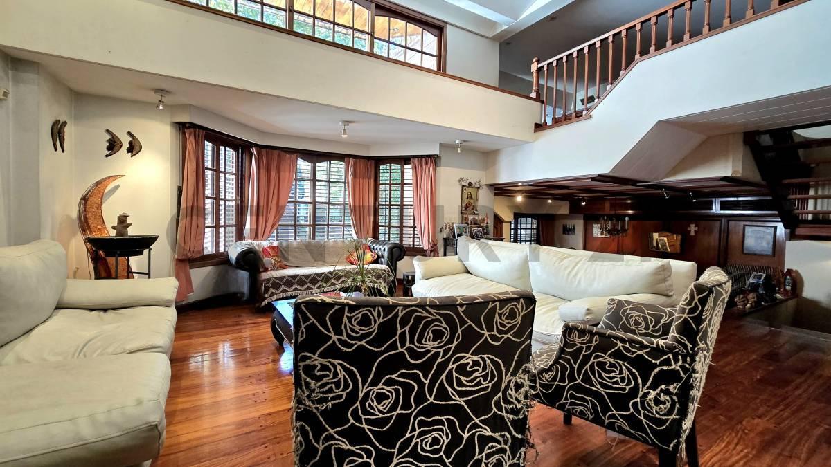Foto de VENTA CASA BELGRANO R CON COCHERA, PILETA, JARDIN, QUINCHO Y SAUNA, imagen 3