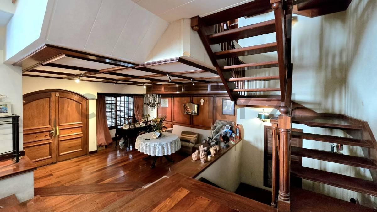 Foto de VENTA CASA BELGRANO R CON COCHERA, PILETA, JARDIN, QUINCHO Y SAUNA, imagen 4