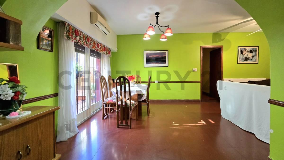 Foto de VENTA PH 4 AMBIENTES CON QUINCHO Y JARDIN, imagen 3