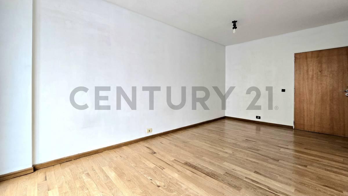 Foto de VENTA DEPARTAMENTO 2 AMBIENTES EN PARQUE CENTENARIO CON BALCON, COCHERA, imagen 4