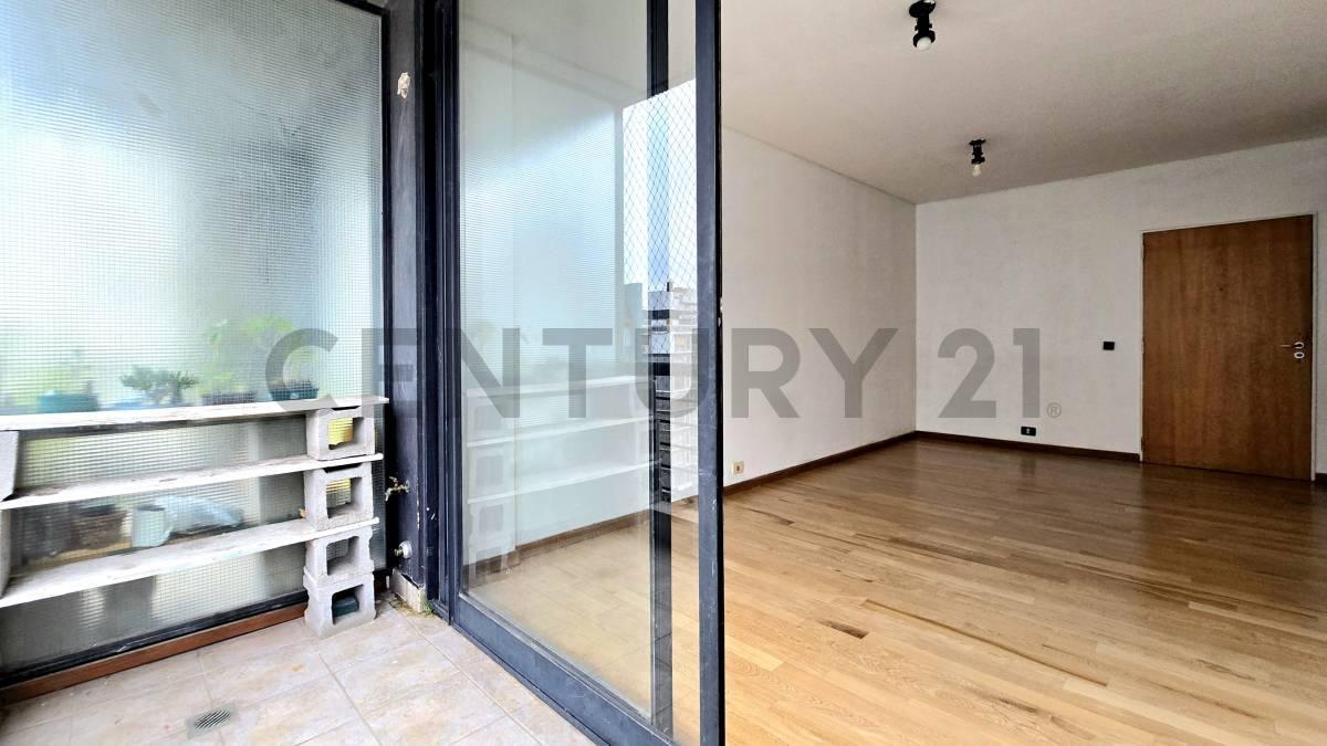 Foto de VENTA DEPARTAMENTO 2 AMBIENTES EN PARQUE CENTENARIO CON BALCON, COCHERA, imagen 1