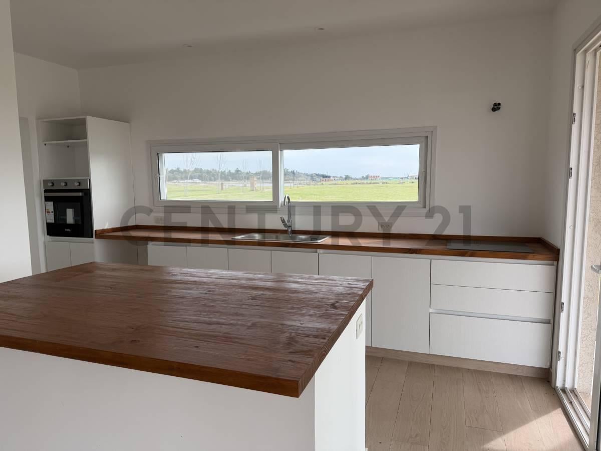 Foto de VENTA CASA 5 AMBIENTESEN EL NAUDIR LOTE CON SALIDA AL RIO A ESTRENAR, imagen 5