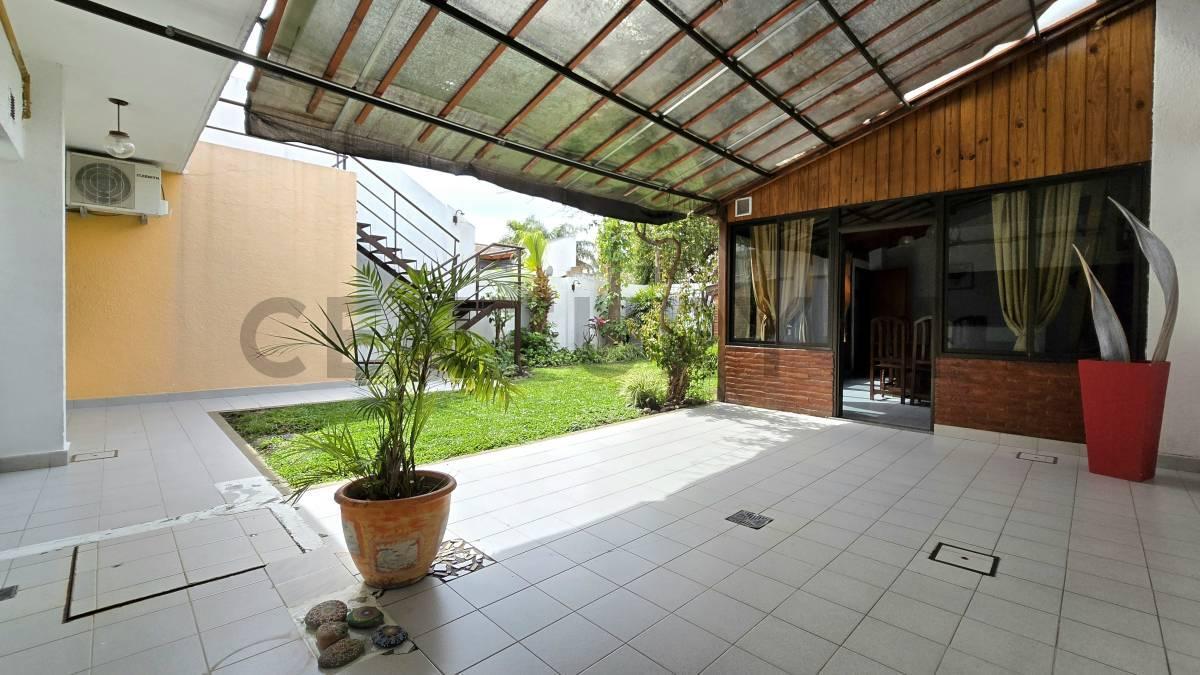 Foto de Venta Casa en Villa Maipu con quincho jardin y Cochera, imagen 2