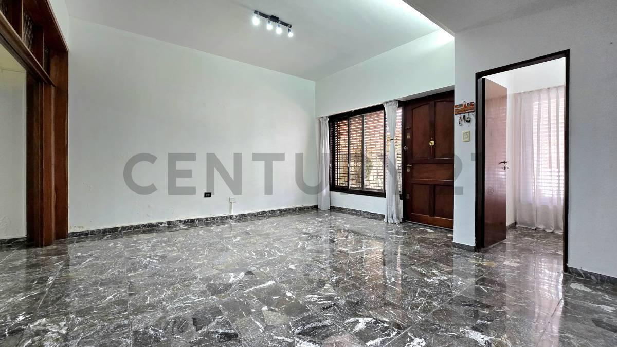 Foto de Venta Casa en Villa Maipu con quincho jardin y Cochera, imagen 3