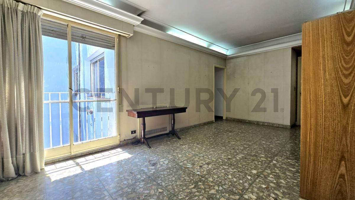 Foto de VENTA DEPARTAMENTO 4 AMBIENTES LATERAL, BALCON FRANCES SUPER LUMINOSO, imagen 2
