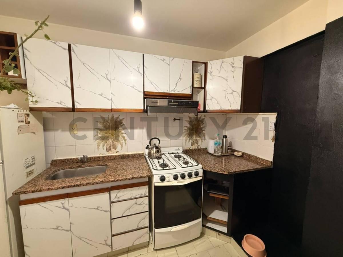Foto de DEPARTAMENTO DEL SOL 3 AMBIENTES CON BCON AL FRENTE MONTE CASTRO, imagen 3