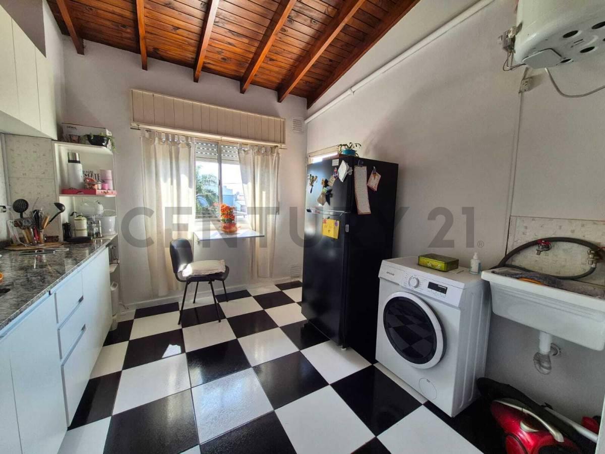 Foto de PH 2 AMBIENTES AL FRENTE CON BALCON-TOTALMENTE REFACCIONADO A NUEVO EN, imagen 2