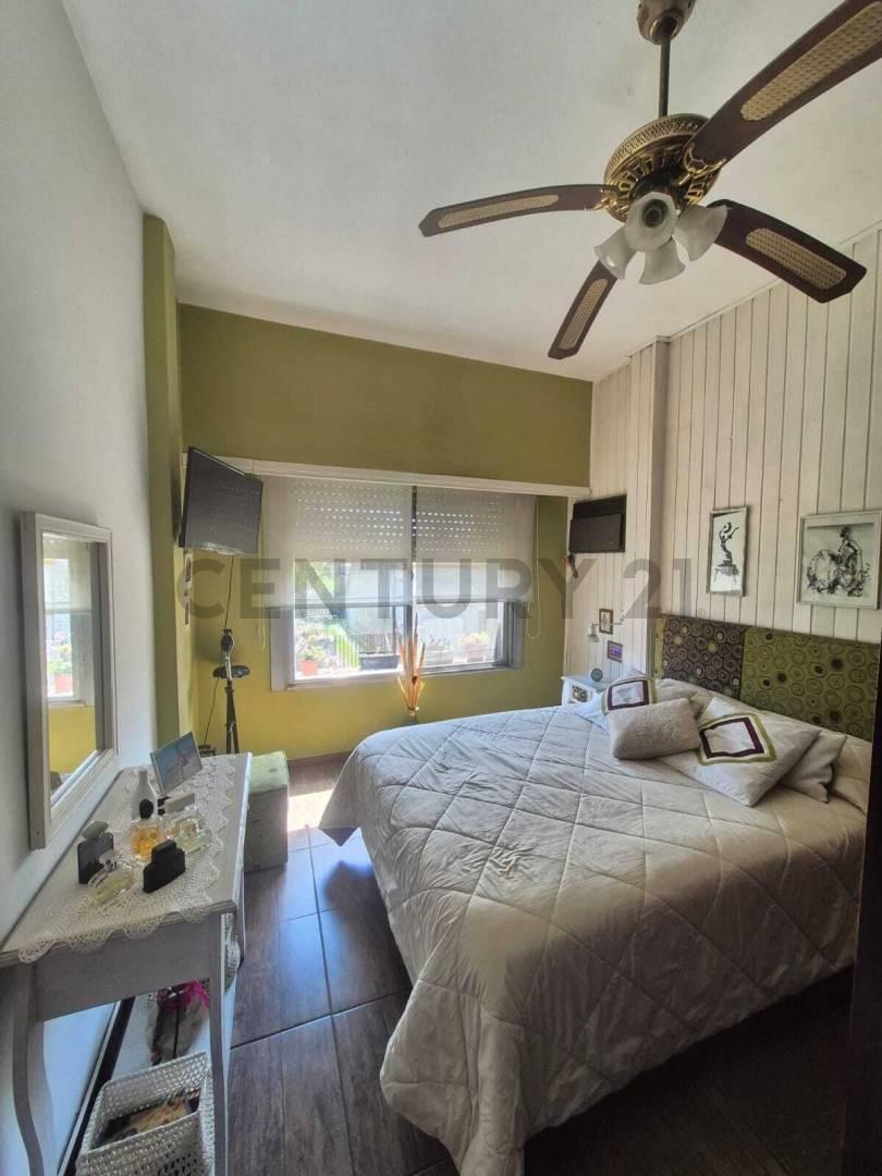 Foto de VENTA PH AL FRENTE CON PATIO-SIN EXPENSAS-APTO CREDITO EN CASEROS, imagen 3