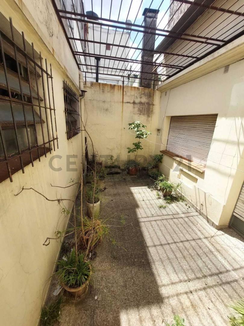 Foto de Venta Casa 4 ambientes con local al frente en Floresta, imagen 4