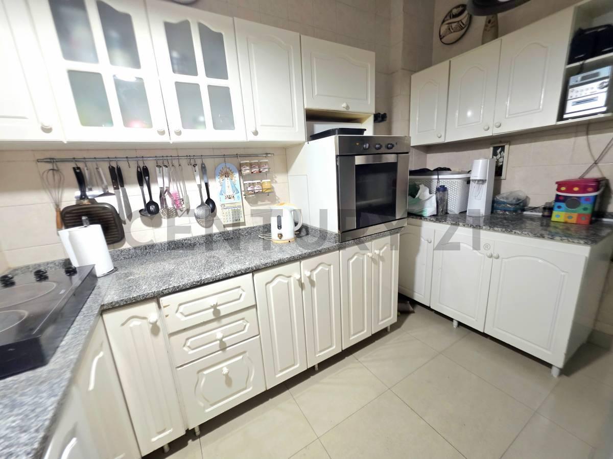 Foto de Caballito Venta de departamento 4 ambientes dependencia balcón Apto, imagen 2