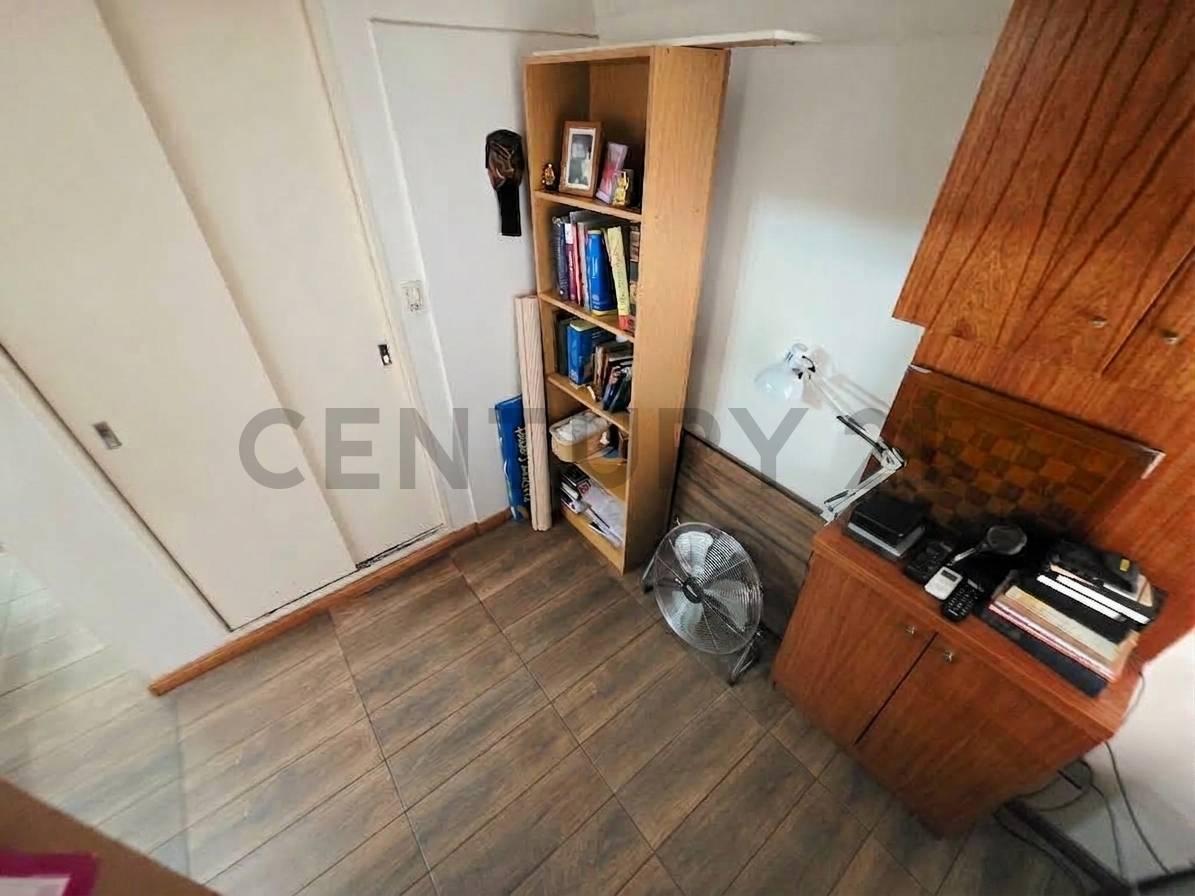 Foto de Flores Venta de departamento 4 ambientes dependencia balcón Apto, imagen 2