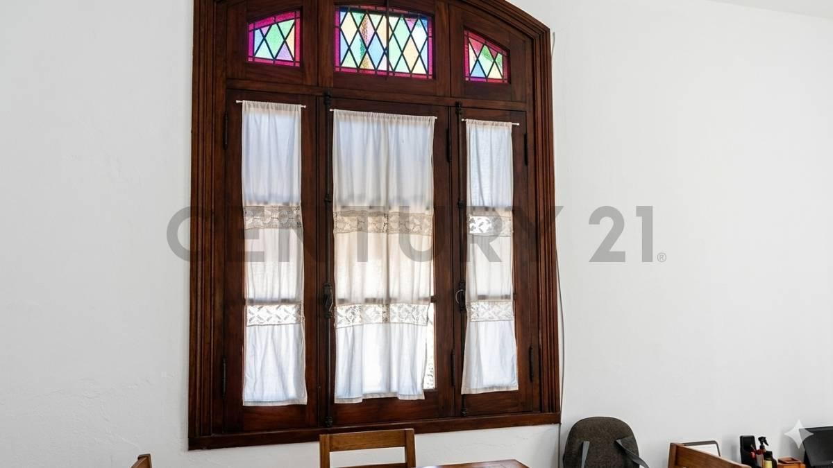 Foto de VENTA casa 4 ambientes estilo ingles Renovada a nuevo en Parque, imagen 5